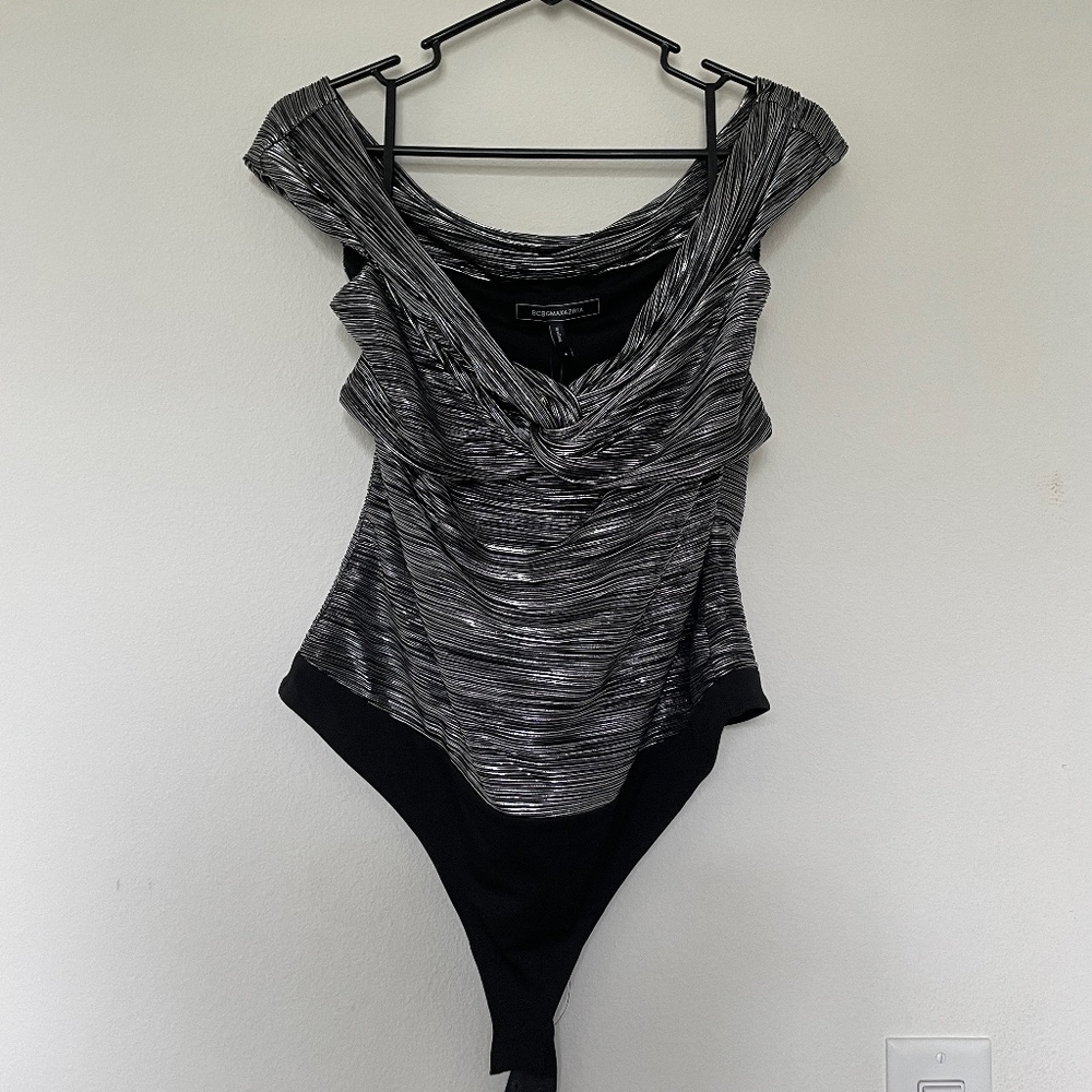 BCBG TOP SILVER BODYSUIT